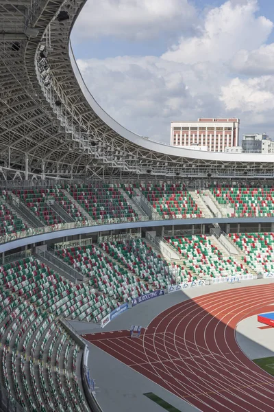 Minsk, Wit-Rusland, augustus 14 2018 - nationale Olympisch Stadion Dinamo is een multifunctionele voetbal en atletische stadion in Minsk, Wit-Rusland, heropend na een massale renovatie-project. Fungeert als host voor 2019 — Stockfoto