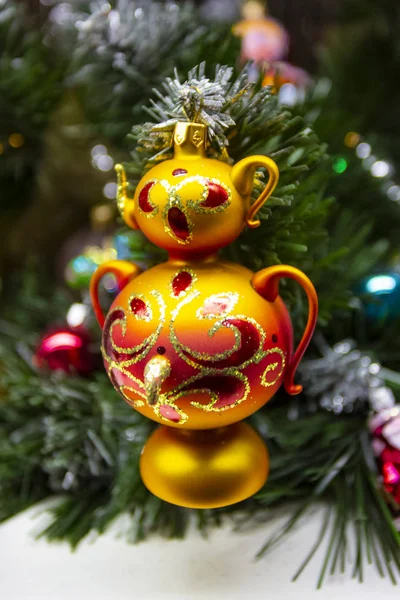 Vintage Christmas tree toy decorations tea samovar — Stock Photo, Image