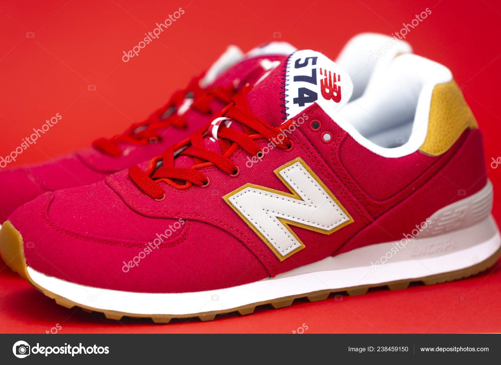 Boston, Ma, Usa, enero de 2019 rojo New Balance Nb 574 New Balance Archivos Deportes Inc