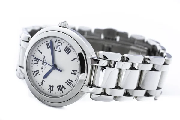 Saint-Imier, Suiza septiembre 15 2019 - Longines PrimaLuna 30mm mujeres de acero inoxidable suizo hizo reloj de pulsera de lujo primer plano macro disparo aislado en blanco — Foto de Stock