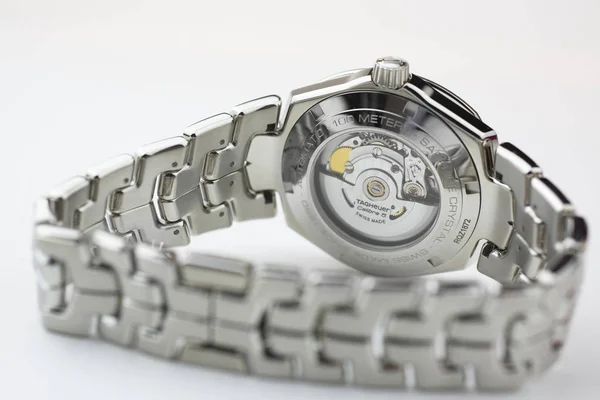 Chaux-de-Fonds, Suisse, 21 août 2019 - Le gros plan de la montre Tag Heuer Grand Carrera, une célèbre montre-bracelet de luxe suisse fabriquée par la manufacture horlogère suisse — Photo