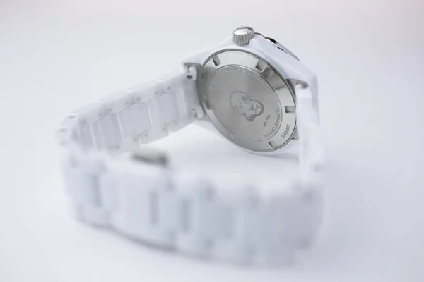 Chaux-de-fonds, Schweiz, 21. August 2019 - die Nahaufnahme von tag heuer white female aquaracer grand carrera watch, einer berühmten Schweizer Luxusarmbanduhr aus der Schweiz — Stockfoto