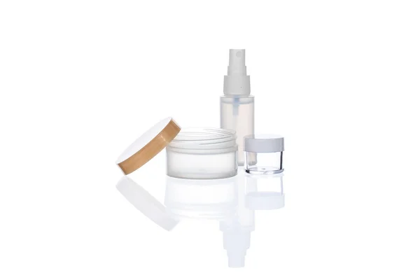 Verpakking heldere cosmetische crème pot, fles en pot klaar voor productontwerp — Stockfoto