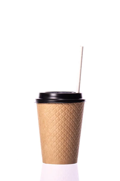 Einweg-Kaffeetasse aus Papier isoliert auf weißem Hintergrund. Waffelstruktur — Stockfoto