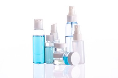 Kadınların sahip olması gereken kozmetik ürünleri. Temel kadın bakım ürünleri