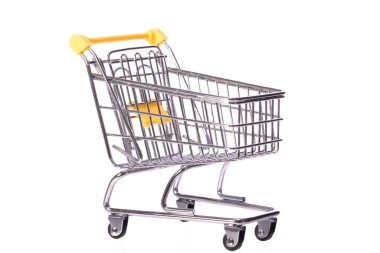 Beyaz arka planda izole edilmiş küçük boş alışveriş arabası, online alışveriş