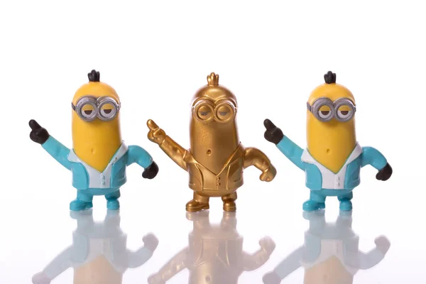 LA, CA, USA Sep 1, 2020: Despicable Me 'den dans eden oyuncak köleler grubu