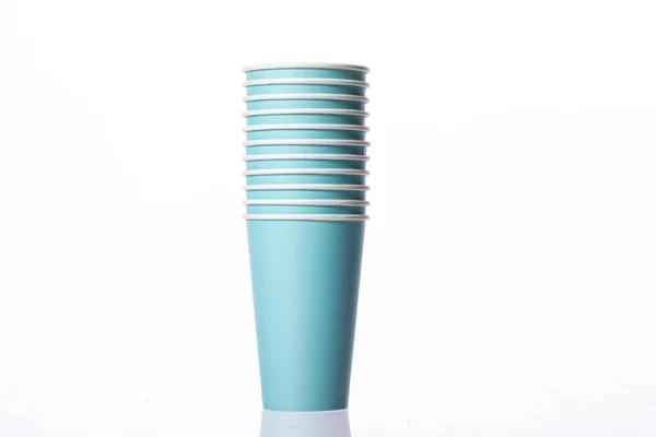 Blå staplade engångs biologiskt nedbrytbart papper takeaway cups — Stockfoto