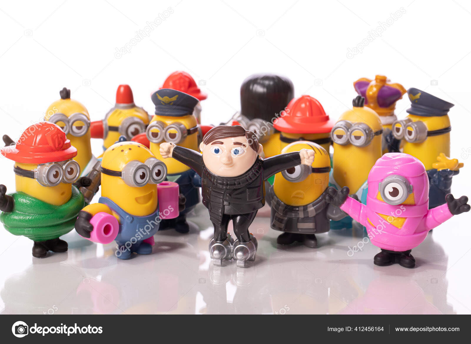La Ca Usa Sep 1 Group Of Toy Minions Characters From Despicable Me Stock Editorial Photo C Taborov