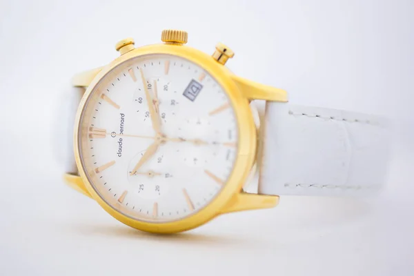 Geneve, Zwitserland 01.10.2020 - Claude Bernard swiss heeft horloge gemaakt — Stockfoto