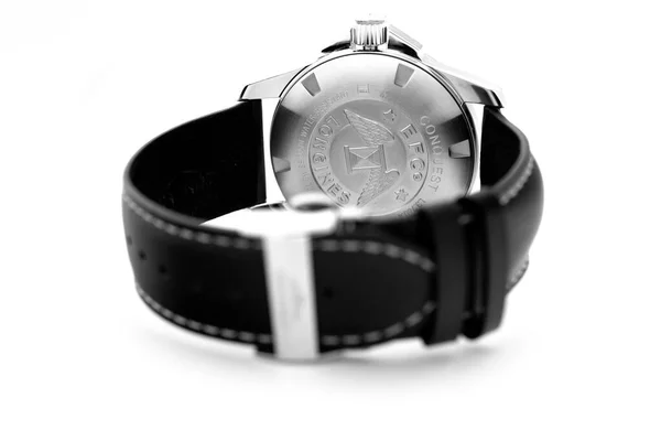 일본 도쿄 01.10.2020 - 롱긴스 손목 시계, 유명 한 거즈 시계 — 스톡 사진