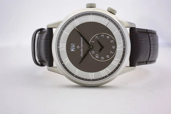 Ginebra, Suiza 01.10.2020 - Claude Bernard reloj de fabricación suiza —  Fotos de Stock