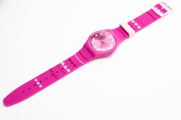 瑞士日内瓦- 2020年10月7日- Swatch plastic case hearts design watch — 图库照片