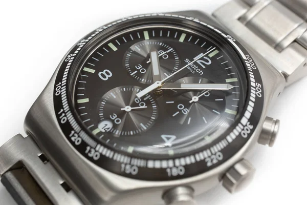Londyn, GB 07.10.2020 - Swatch najtańszy szwajcarski zegarek mechaniczny — Zdjęcie stockowe