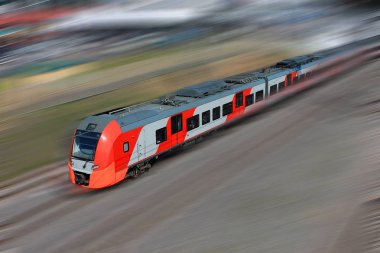 Modern yüksek hızlı tren rayları, hareket bulanıklığı tarafından hızlı hareket eder.