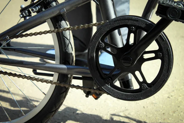 Parte Bicicleta Con Rueda Engranaje Cadena Pedales Cerca —  Fotos de Stock