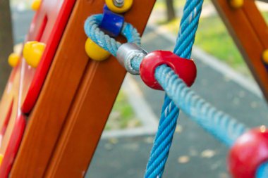 Çocuk Bahçesi, seçici odak üzerinde ip merdiven.