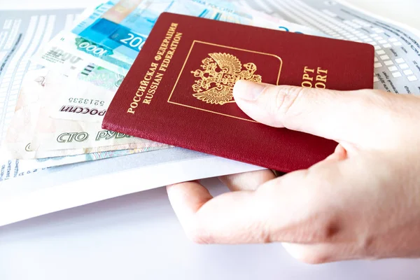 Passeport Russe Main Argent Inscription Formulaire Lieu Séjour — Photo