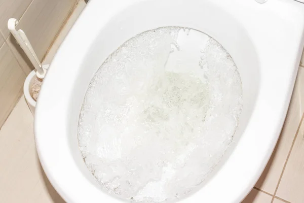 Water Flushing Clean White Toilet Bowl Sink — Stock Photo, Image