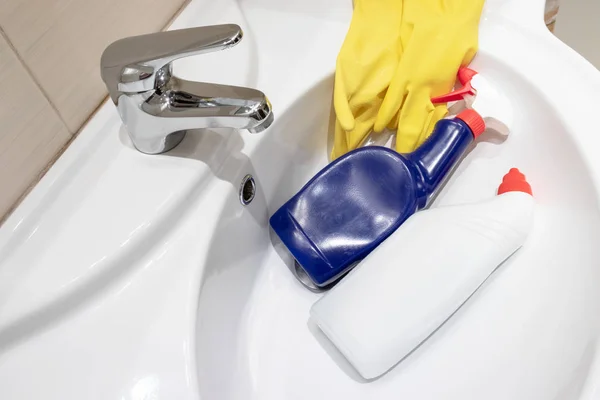 Moderna Tvättmedel Och Tvätt Och Förbrukningsartiklar Badrum Handfat — Stockfoto