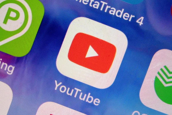 Москва Россия Января 2018 Года Иконка Приложения Youtube Дисплее Крупным — стоковое фото