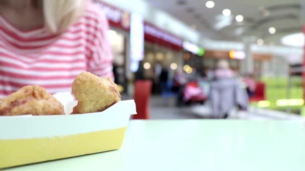 Unrecognizable Blurred Woman Sitting Her Son Table Mall Food Court — Stock Video