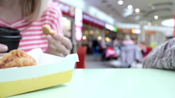 Unrecognizable Blurred Woman Sitting Her Son Table Mall Food Court — Stock Video