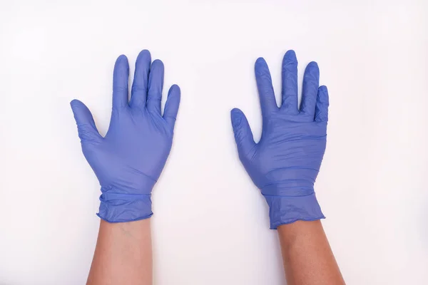 Ludzkie Dłonie Niebieskich Rękawiczkach Nitrylowych Chirurgicznych Dla Ochrony Lekarza Pielęgniarki — Zdjęcie stockowe