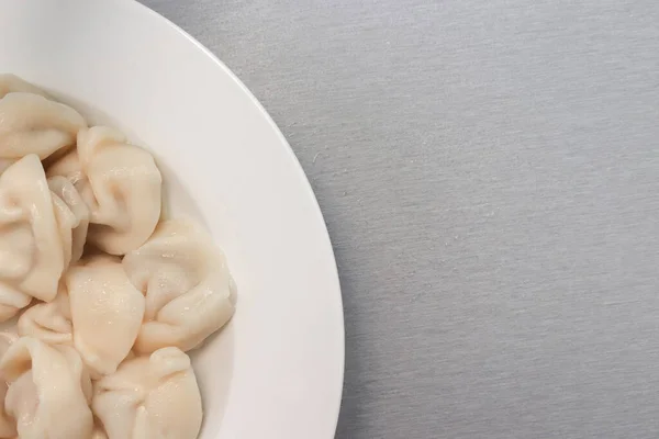 Traditionell Välsmakande Kokt Rysk Pelmeni Ravioli Dumplings Med Kött Vit — Stockfoto