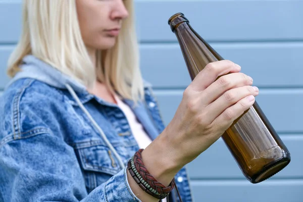 Woman Dressed Punk Infirmal Holding Bottle Beer Blue Wooden Plank — Stock Photo, Image