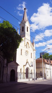 Bratislava 'nın eski kasabasındaki eski aydınlık kilise