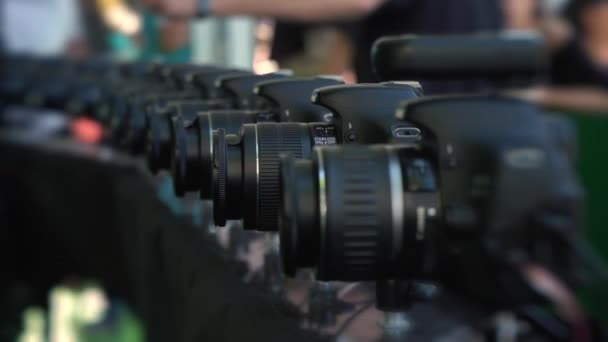 Камеры Устанавливаются Полукруг Создать Картинку Матричным Эффектом Время Пули — стоковое видео