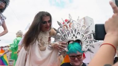 Ukrayna, Kiev, 17 Haziran 2018. Lgbt eşitlik Mart. Travesti ve travestiler