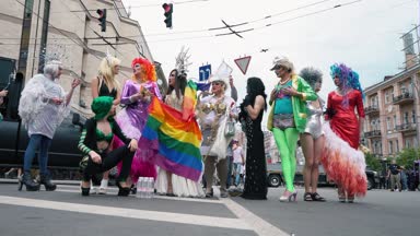 Ukrayna, Kiev, 17 Haziran 2018. Lgbt eşitlik Mart. Travesti ve travestiler
