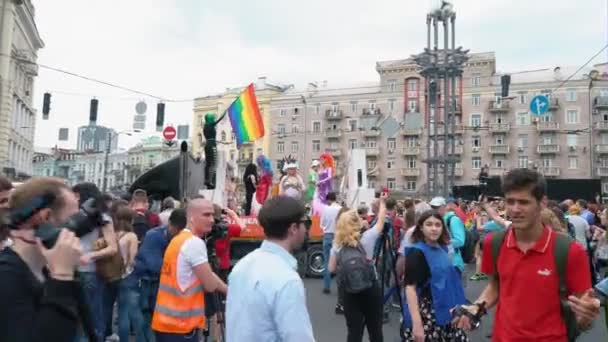 Ucrania, Kiev, 17 de junio de 2018. Marcha de la igualdad LGBT, orgullo lésbico gay — Vídeos de Stock