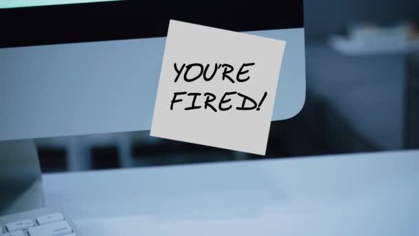 Kau Dipecat Prasasti Pada Stiker Monitor Pesan Motivasi Pengingat Teks — Stok Video