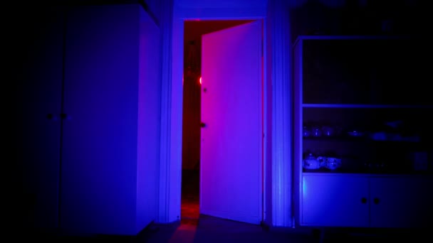 Luz Roja Parpadea Una Habitación Vacía Escena Del Crimen Miedo — Vídeo de stock