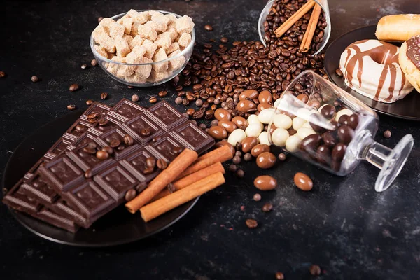 Composición de diferentes tipos de caramelos —  Fotos de Stock