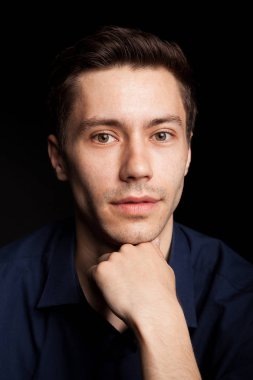 Moda portrat bir genç adam