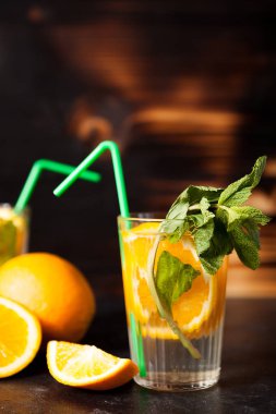 Doğal meyve yapılmış taze organik portakal suyu