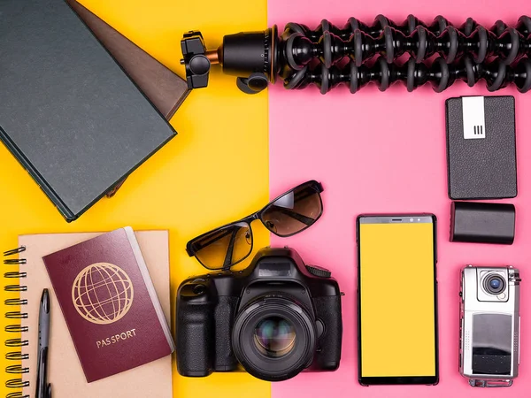 Blogger listo para viajar y vacaciones de verano —  Fotos de Stock