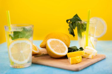 Organik taze doğal limonata ile cam