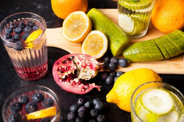 Su bardakları ile doğal taze organik detoks