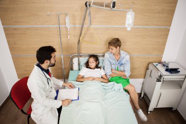 Doktor hastasını visitin 
