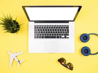 Gezgin işadamı üstten görünüm sarı Resepsiyon kavramı görüntü 