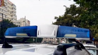 Acil polis farları yağmurlu gün