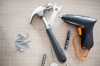 Elektrikli tornavida ve diğer araçlar