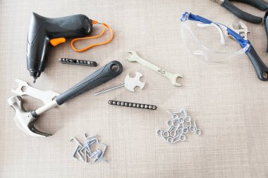 Elektrikli tornavida ve diğer araçlar