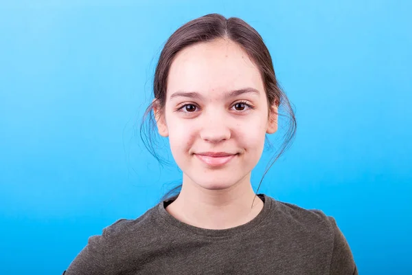 Nahaufnahme Porträt von Teenager-Mädchen — Stockfoto