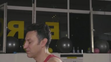 Erkek ile kadın bachata latino dans sensualy dans. Ağır çekim görüntüleri